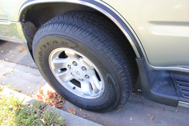 Photo of 1999 Silver Toyota 4Runner