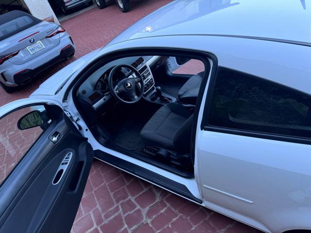 Photo of 2010 White Chevrolet Cobalt