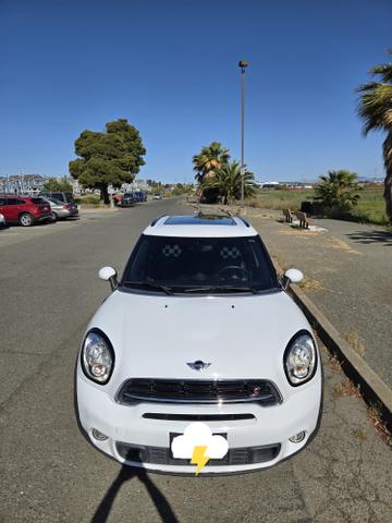 Photo of 2015 White MINI Countryman