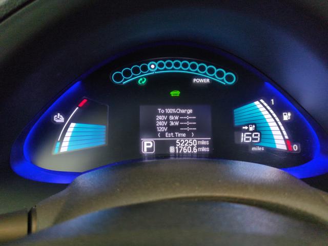 Photo of 2017 Black Nissan Leaf