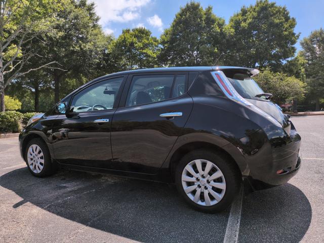 Photo of 2017 Black Nissan Leaf