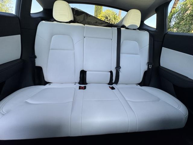 Photo of 2022 White Tesla Model Y