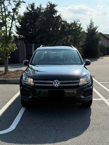 Photo of 2015 Black Volkswagen Tiguan