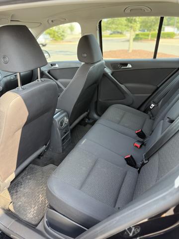 Photo of 2015 Black Volkswagen Tiguan