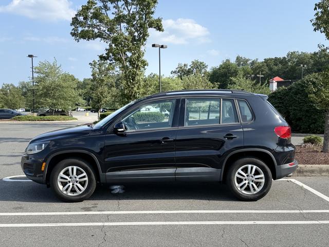 Photo of 2015 Black Volkswagen Tiguan