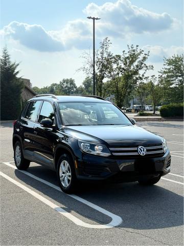 Photo of 2015 Black Volkswagen Tiguan
