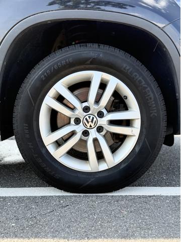 Photo of 2015 Black Volkswagen Tiguan
