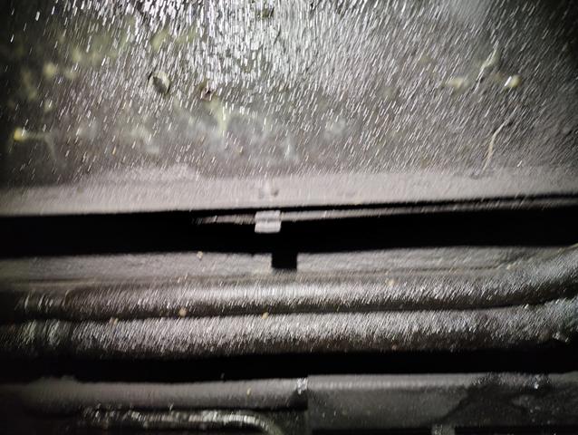 Photo of 1998 White Land Rover Discovery