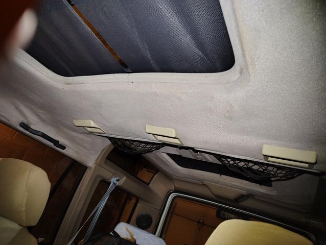 Photo of 1998 White Land Rover Discovery