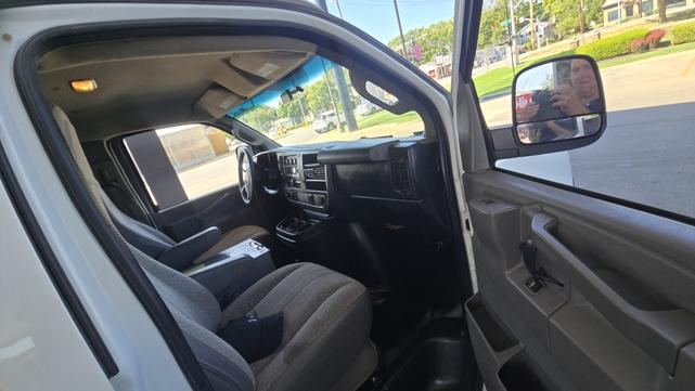 Photo of 2016 White GMC Savana 2500