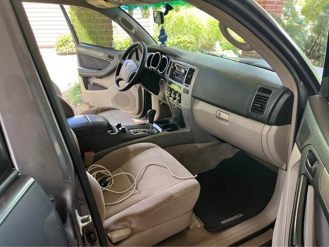 Photo of 2005 Gray Toyota 4Runner