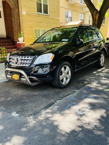 Photo of 2010 Black Mercedes-Benz M-Class