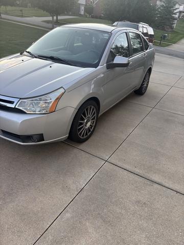 Photo of 2009 Silver Ford Focus