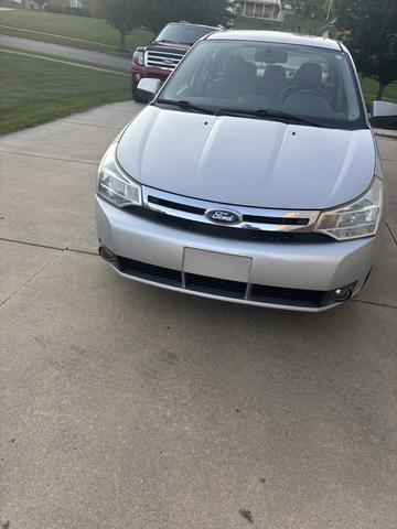 Photo of 2009 Silver Ford Focus