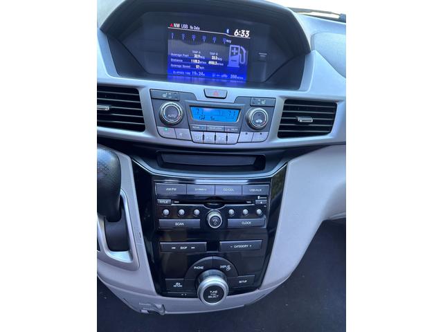 Photo of 2011 Gray Honda Odyssey