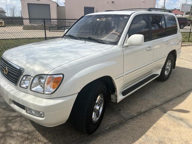 Photo of 2001 White Lexus LX 470