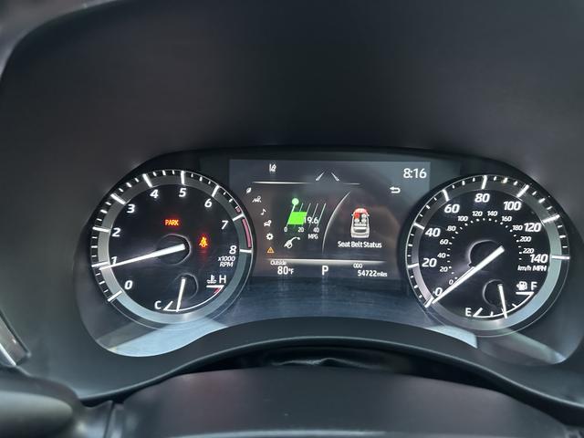 Photo of 2021 White Toyota Highlander