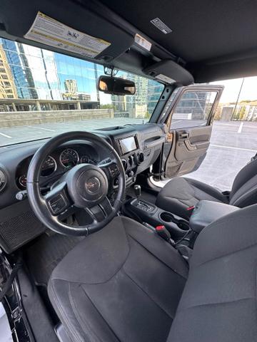 Photo of 2015 Black Jeep Wrangler