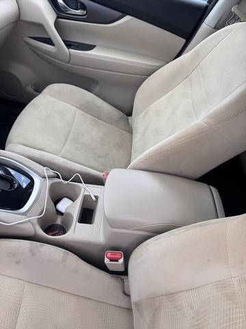 Photo of 2016 Black Nissan Rogue
