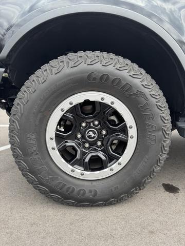 Photo of 2022 Black Ford Bronco