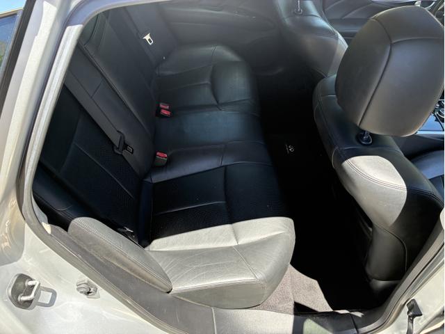 Photo of 2012 Silver INFINITI M37