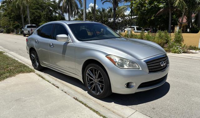 Photo of 2012 Silver INFINITI M37