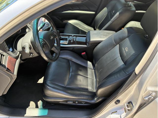 Photo of 2012 Silver INFINITI M37