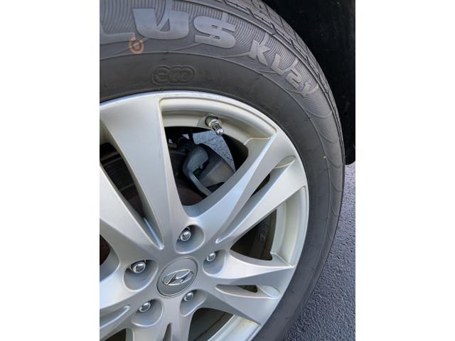Photo of 2010 Black Hyundai SANTA FE