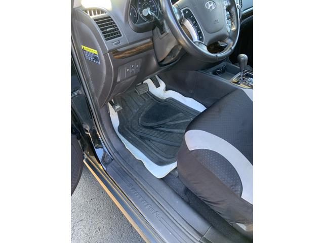 Photo of 2010 Black Hyundai SANTA FE
