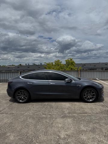 Photo of 2020 Gray Tesla Model 3