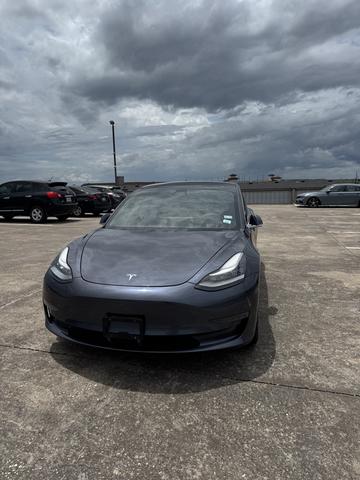 Photo of 2020 Gray Tesla Model 3