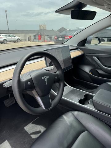 Photo of 2020 Gray Tesla Model 3