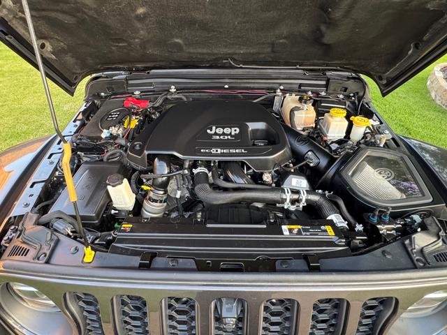 Photo of 2022 Gray Jeep Gladiator