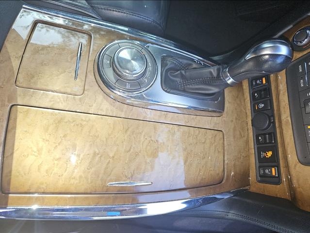 Photo of 2012 Silver INFINITI QX56