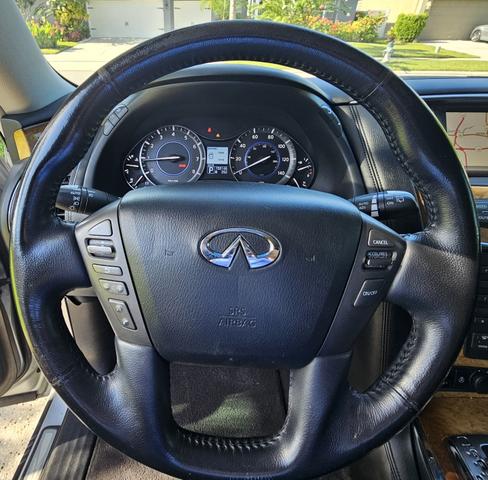 Photo of 2012 Silver INFINITI QX56