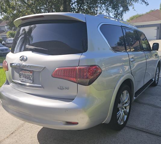 Photo of 2012 Silver INFINITI QX56
