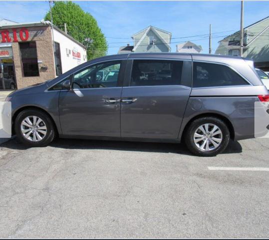 Photo of 2015 Gray Honda Odyssey