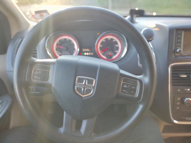 Photo of 2014 Gold Dodge Grand Caravan