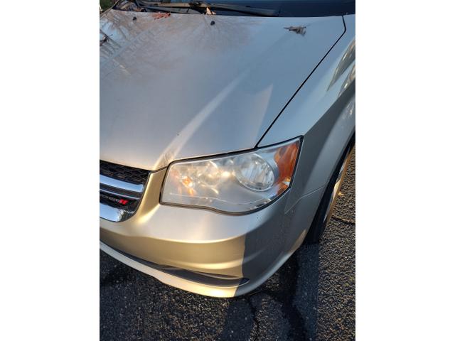 Photo of 2014 Gold Dodge Grand Caravan