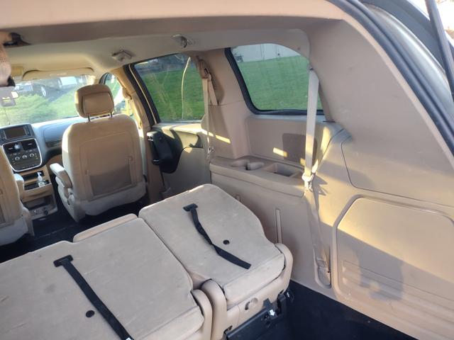Photo of 2014 Gold Dodge Grand Caravan