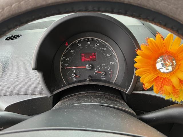 Photo of 2008 Yellow Volkswagen New Beetle