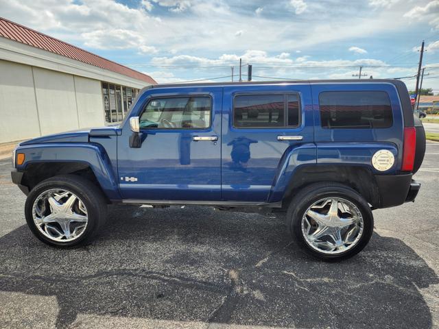Photo of 2006 Blue Hummer H3
