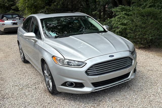 Photo of 2015 Silver Ford Fusion