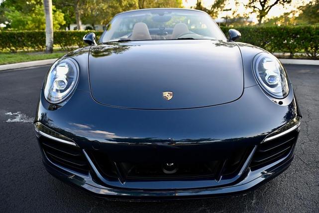 Photo of 2016 Blue Porsche 911