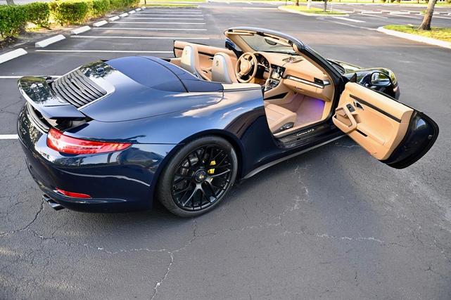 Photo of 2016 Blue Porsche 911