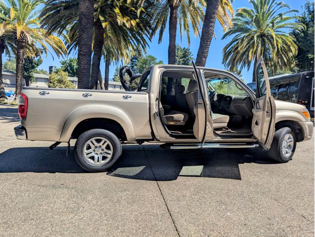 Photo of 2005 Gold Toyota Tundra