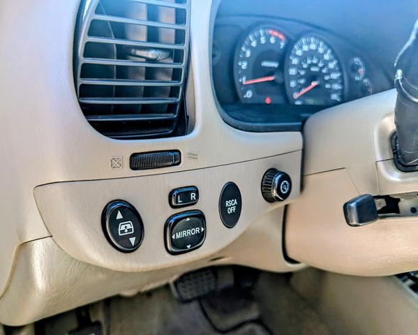 Photo of 2005 Gold Toyota Tundra