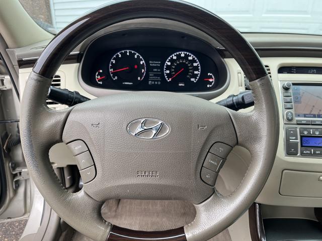 Photo of 2009 Beige Hyundai Azera