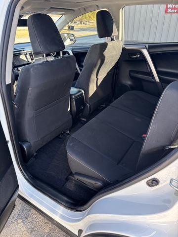 Photo of 2017 White Toyota RAV4