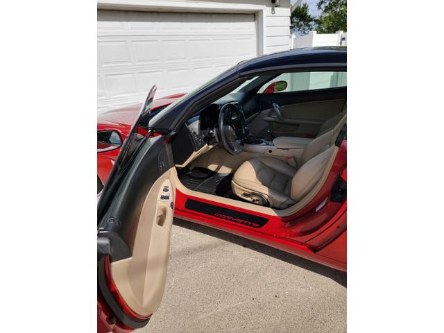 Photo of 2005 Red Chevrolet Corvette